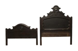 Bedroom - Antique Federal Style Carved Mahogany Full Bed Frame Set