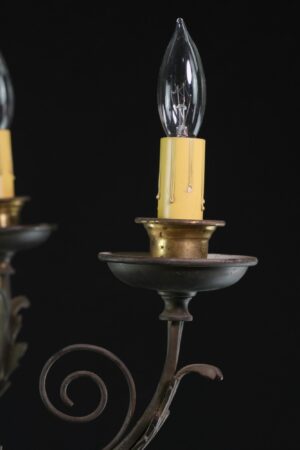 Chandeliers - Q275935