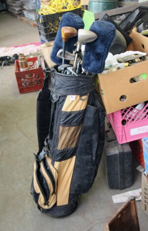 Flea Market for Sale - L202140