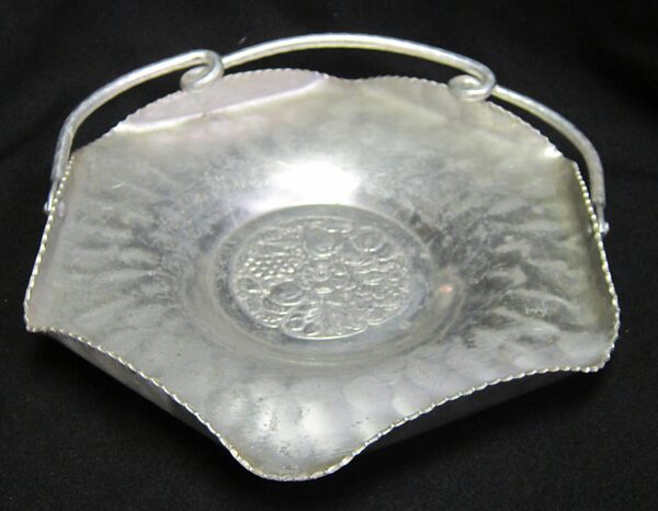 Kitchen - Cromwell Hand Wrought Aluminum Dish with Handle