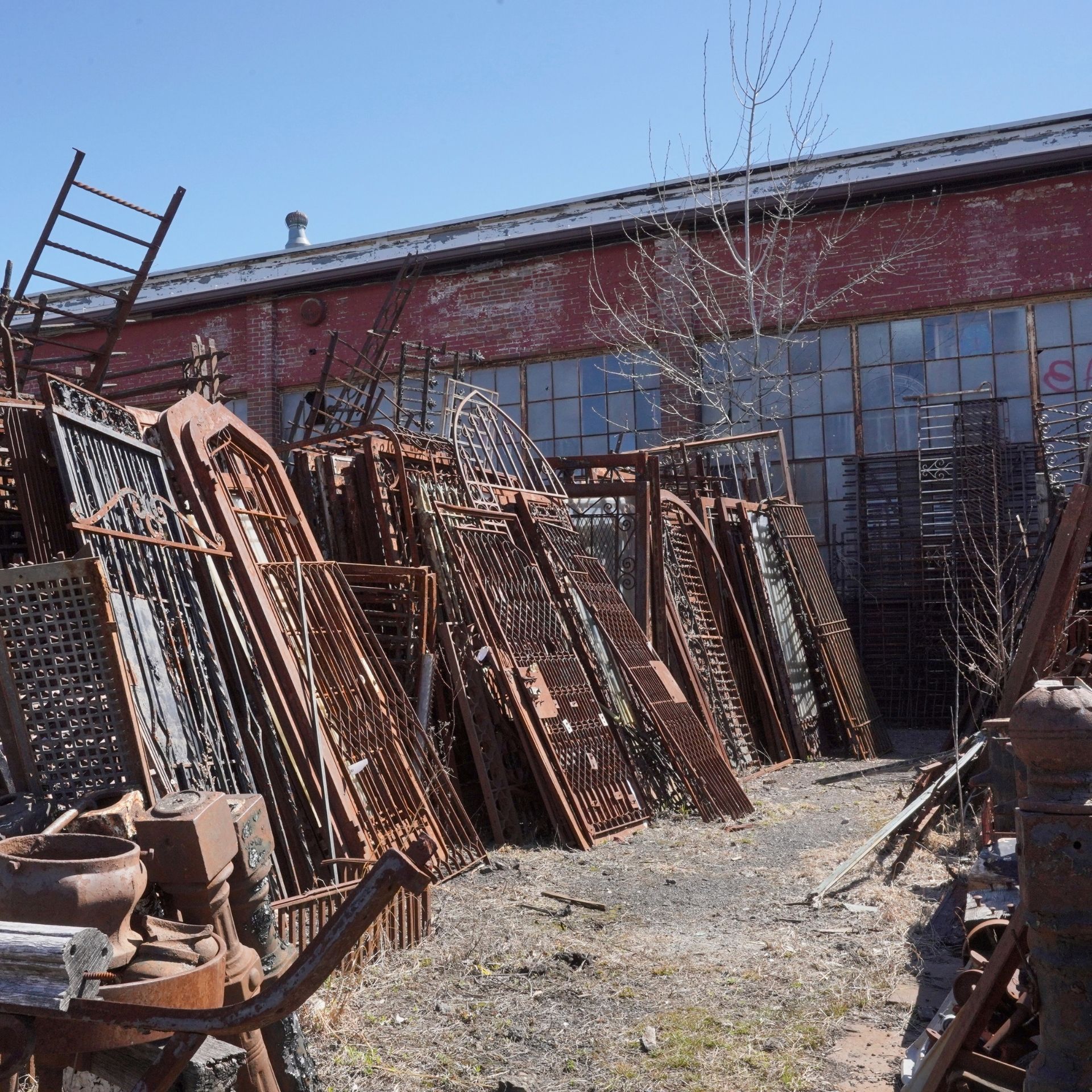 Garden Antiques: Treasures from the Olde Good Things Iron Yard
