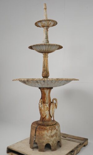 Statues & Fountains - R290686