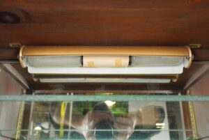 Armoires & Vitrines for Sale - R291412